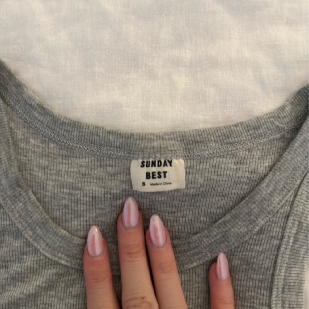 Aritzia Honor tank - Picture 3 of 4